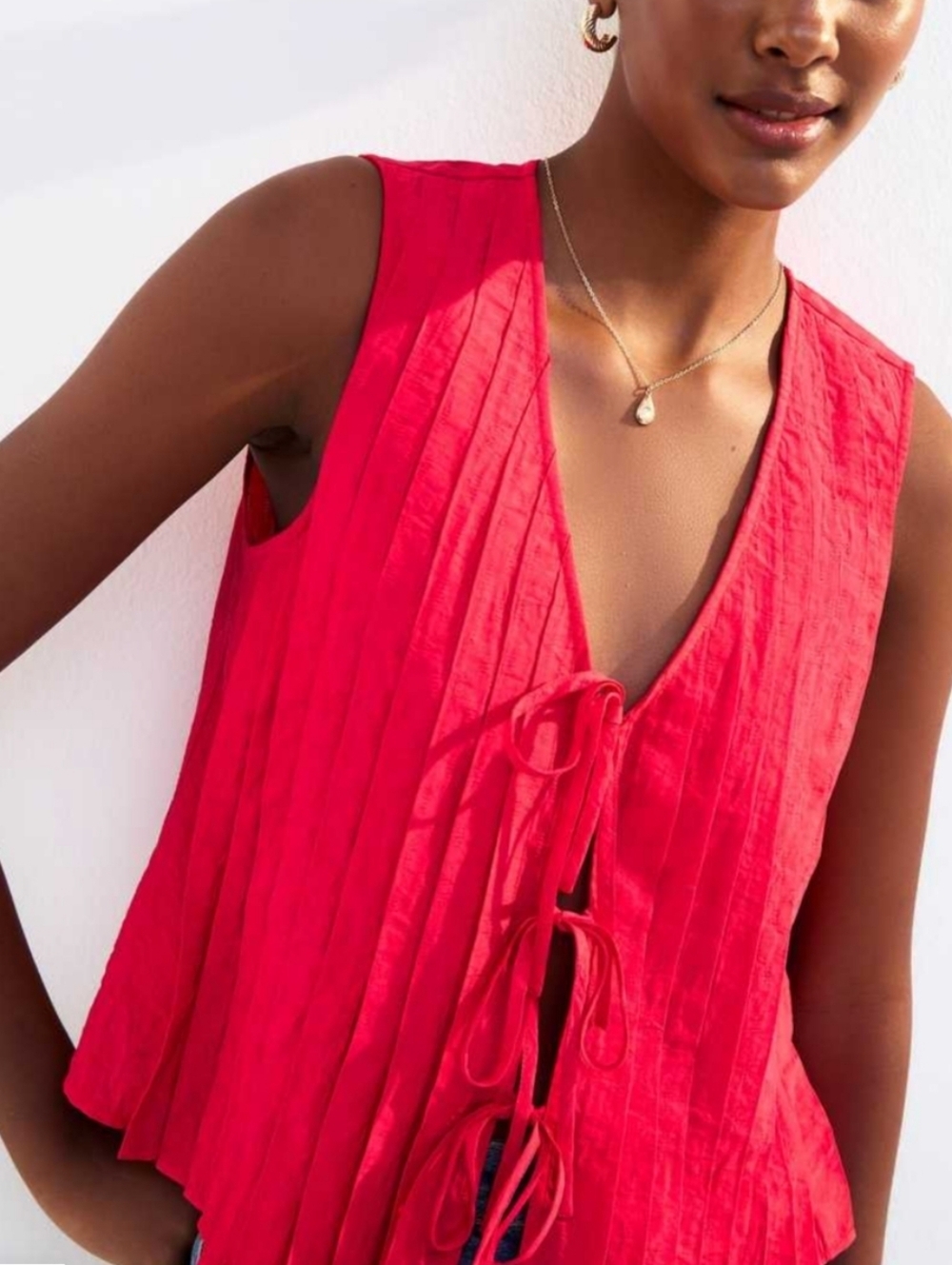 Velvet Moon Women Size Large Red Sleeveless Tie Front Pleated Pullover Crop Top